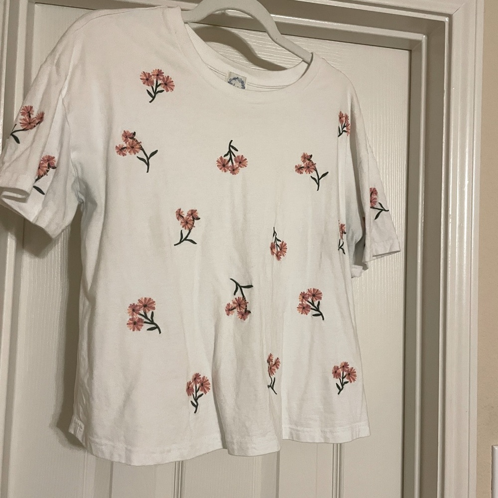Floral Embroidered Short Sleeve Top